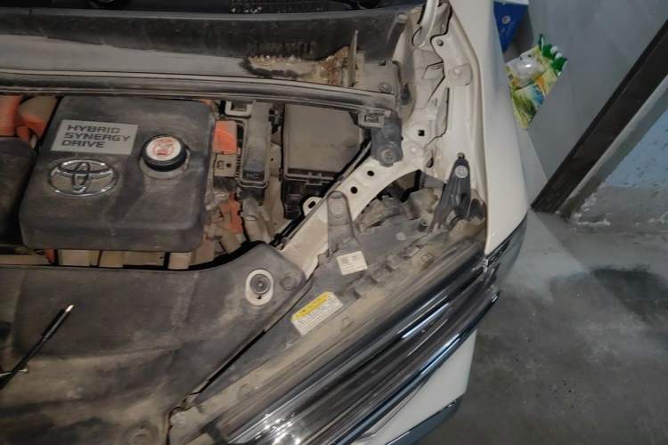 Used Toyota Alphard 2020 Dual-Engine 2.5L Prestige Edition Engine Bay Left