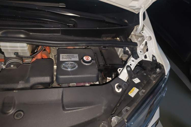 Used Toyota Alphard 2020 Dual-Engine 2.5L Luxury Edition Engine Bay Left