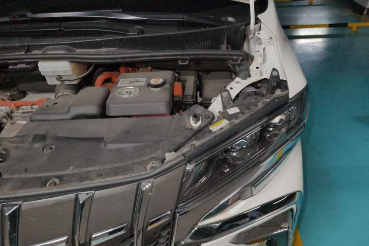 Used Toyota Alphard 2020 Dual-Engine 2.5L Luxury Edition Engine Bay Left