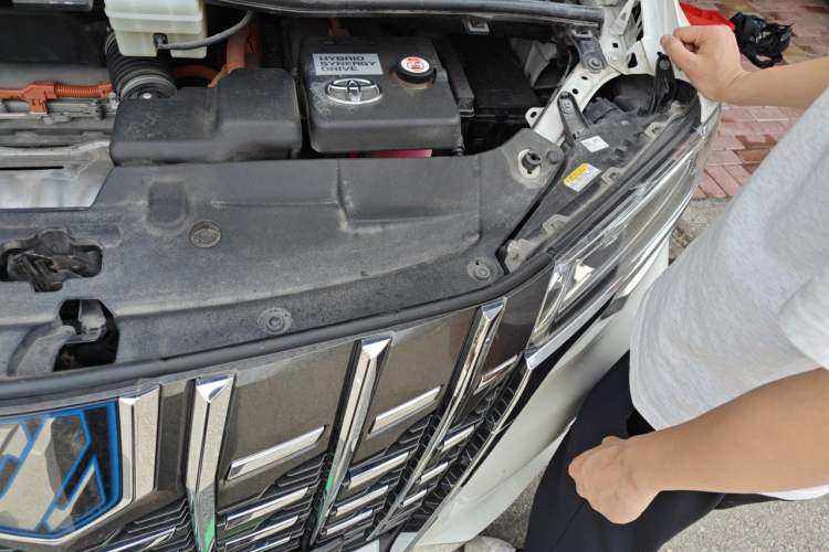 Used Toyota Alphard 2020 Dual-Engine 2.5L Prestige Edition Engine Bay Left