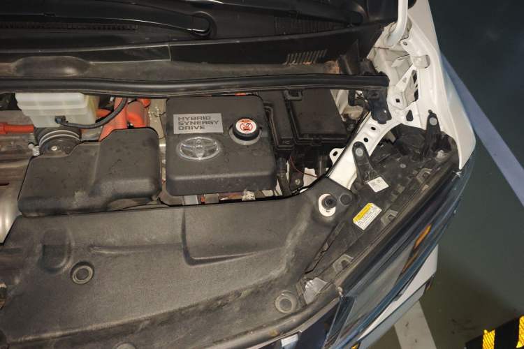Used Toyota Alphard 2020 Dual-Engine 2.5L Luxury Edition Engine Bay Left