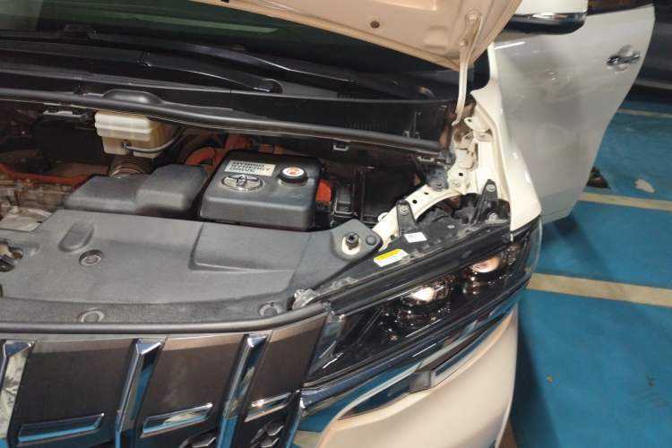 Used Toyota Alphard 2020 Dual-Engine 2.5L Luxury Edition Engine Bay Left