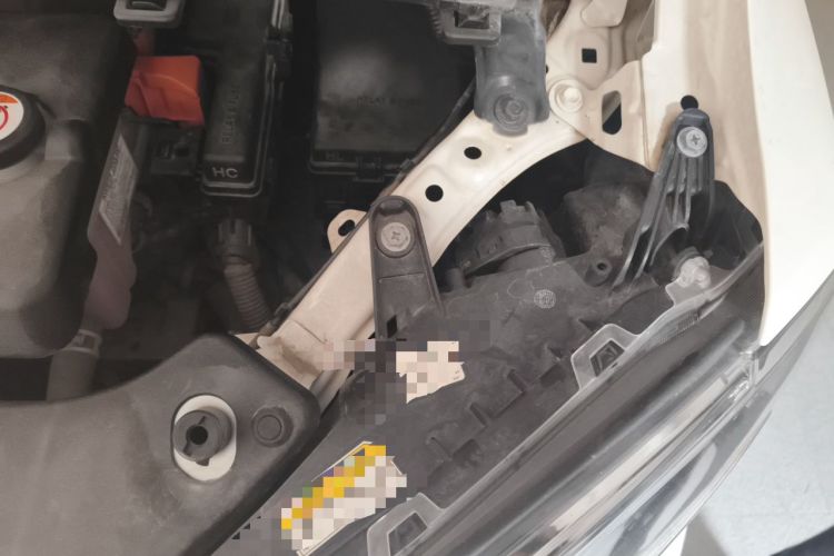 Used Toyota Alphard  Engine Bay Left