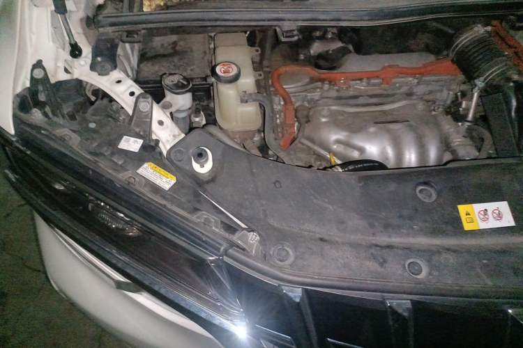 Used Toyota Alphard 2020 Dual-Engine 2.5L Luxury Edition Engine Bay Right