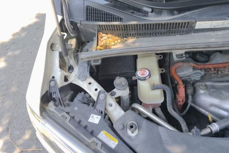 Used Toyota Alphard 2020 Dual-Engine 2.5L Prestige Edition Engine Bay Right