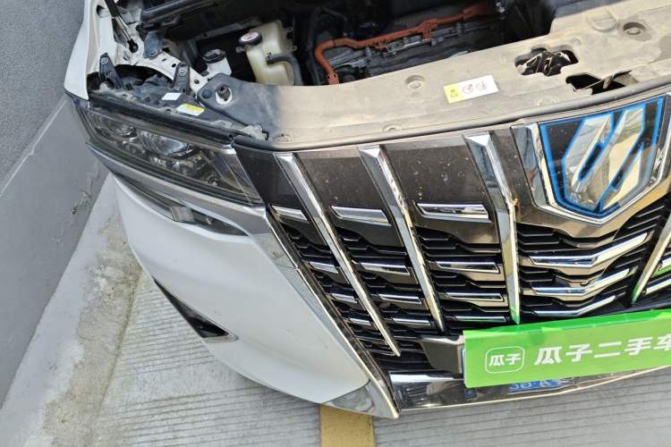 Used Toyota Alphard 2020 Dual-Engine 2.5L Luxury Edition Engine Bay Right