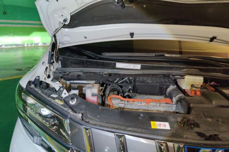 Used Toyota Alphard 2020 Dual-Engine 2.5L Luxury Edition Engine Bay Right