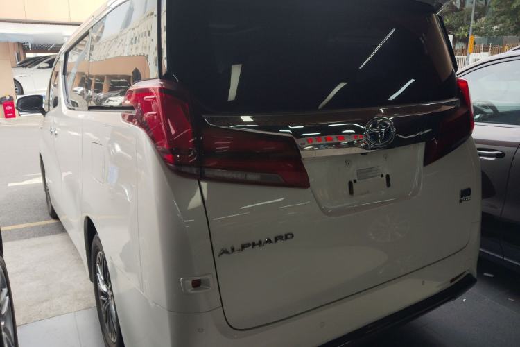 Used Toyota Alphard 2020 Dual-Engine 2.5L Luxury Edition Exterior 2