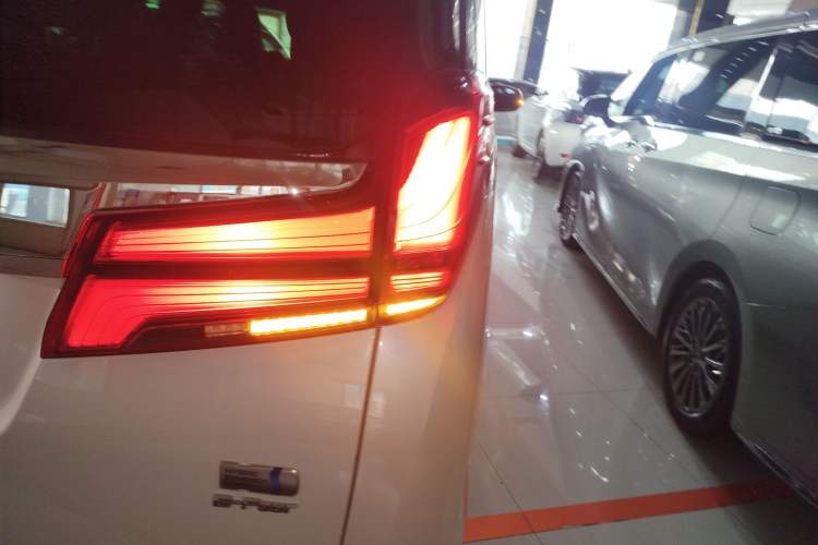 Used Toyota Alphard 2020 Dual-Engine 2.5L Prestige Edition Exterior 3