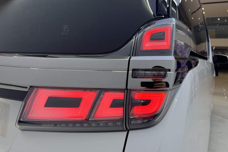 Used Toyota Alphard 2020 Dual-Engine 2.5L Prestige Edition Exterior 6