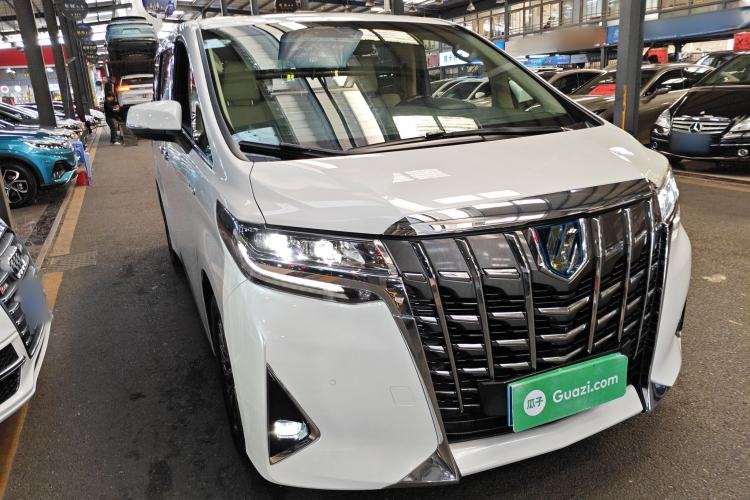 Used Toyota Alphard 2020 Dual-Engine 2.5L Luxury Edition Front Right 45 Deg