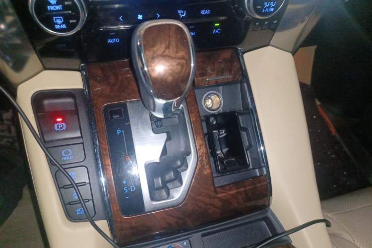Used Toyota Alphard 2020 Dual-Engine 2.5L Luxury Edition Gear Lever