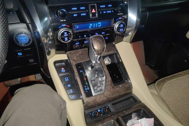 Used Toyota Alphard 2020 Dual-Engine 2.5L Prestige Edition Gear Lever