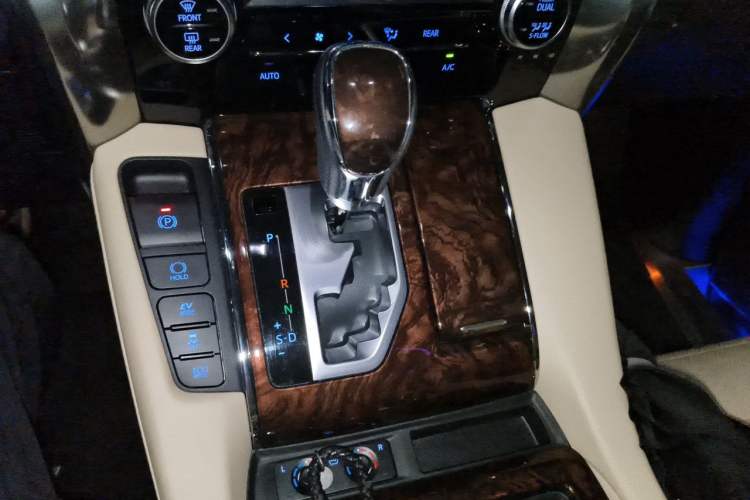 Used Toyota Alphard 2020 Dual-Engine 2.5L Luxury Edition Gear Lever