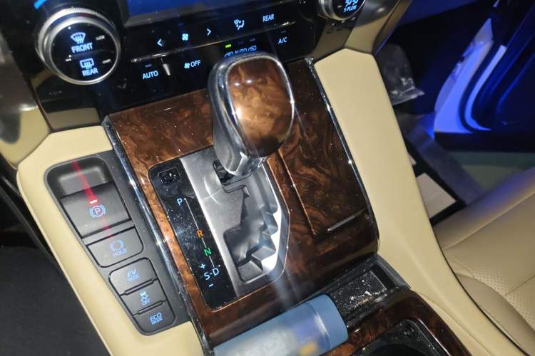 Used Toyota Alphard 2020 Dual-Engine 2.5L Luxury Edition Gear Lever