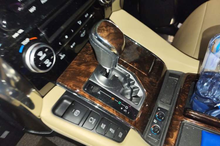 Used Toyota Alphard 2020 Dual-Engine 2.5L Luxury Edition Gear Lever