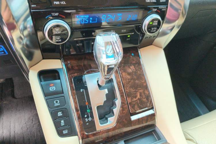 Used Toyota Alphard 2020 Dual-Engine 2.5L Luxury Edition Gear Lever