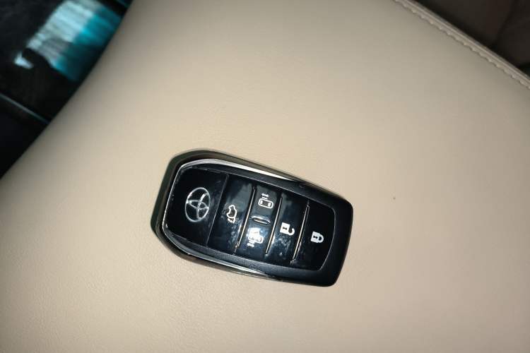 Used Toyota Alphard 2020 Dual-Engine 2.5L Prestige Edition Interior 1