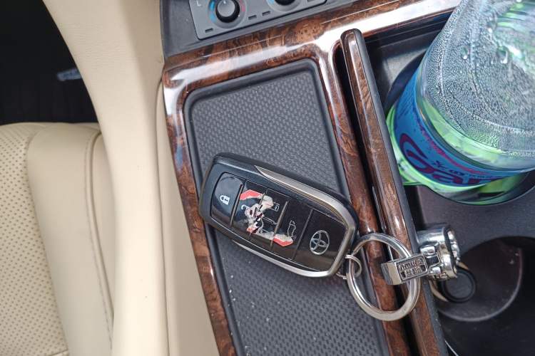 Used Toyota Alphard 2020 Dual-Engine 2.5L Luxury Edition Interior 1