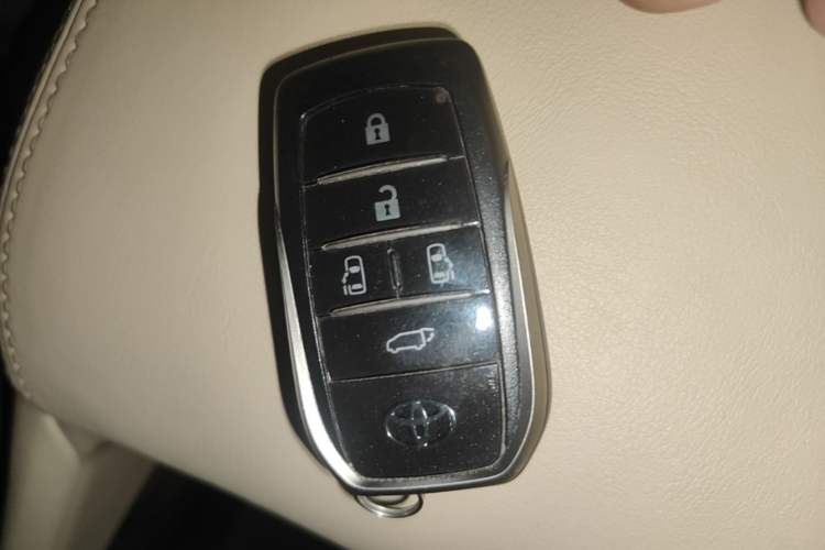Used Toyota Alphard 2020 Dual-Engine 2.5L Prestige Edition Interior 1