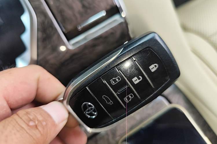 Used Toyota Alphard 2020 Dual-Engine 2.5L Prestige Edition Interior 1