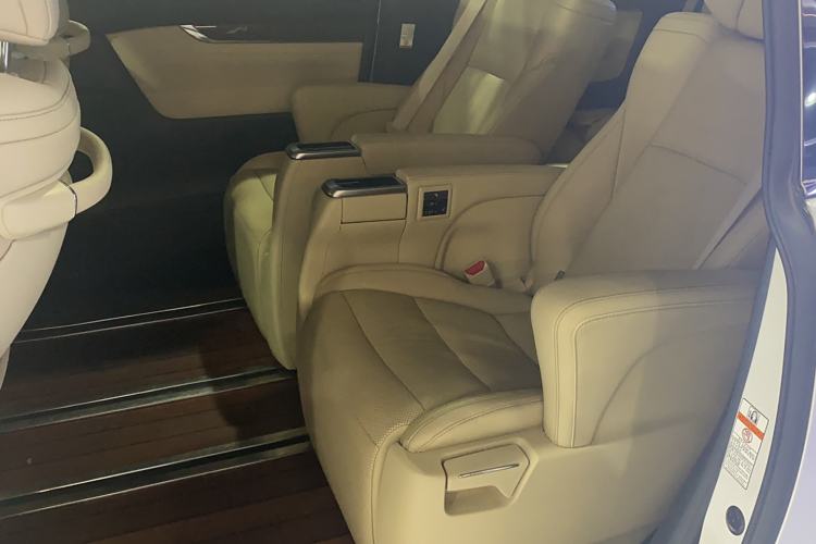 Used Toyota Alphard 2020 Dual-Engine 2.5L Luxury Edition Interior 1