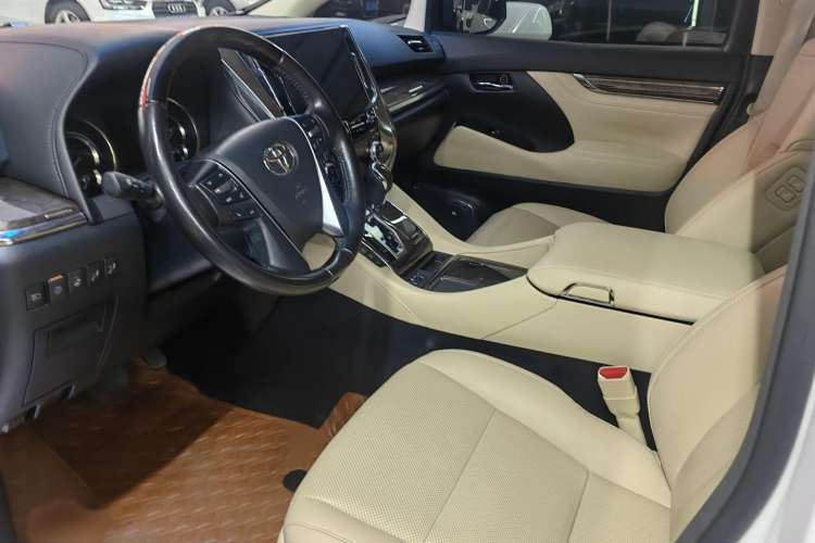 Used Toyota Alphard 2020 Dual-Engine 2.5L Prestige Edition Interior 1