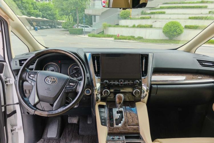 Used Toyota Alphard 2020 Dual-Engine 2.5L Prestige Edition Interior 1