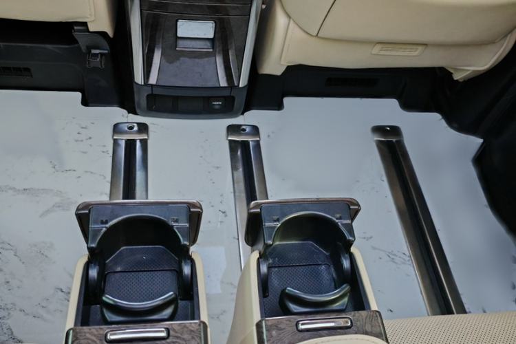 Used Toyota Alphard 2020 Dual-Engine 2.5L Prestige Edition Interior 10
