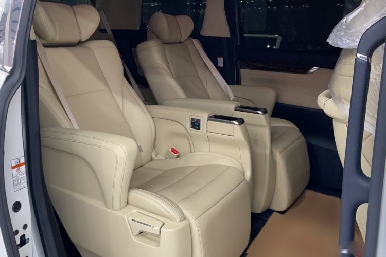 Used Toyota Alphard 2020 Dual-Engine 2.5L Luxury Edition Interior 2