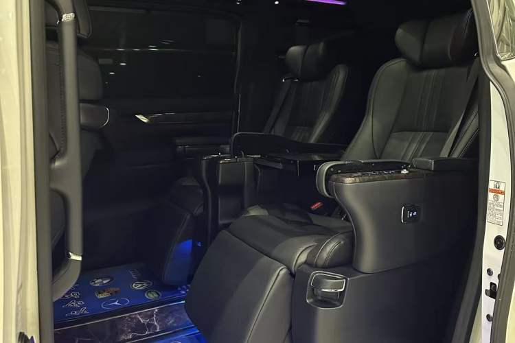 Used Toyota Alphard 2020 Dual-Engine 2.5L Prestige Edition Interior 2