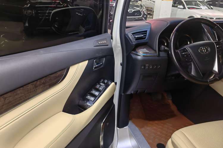 Used Toyota Alphard 2020 Dual-Engine 2.5L Prestige Edition Interior 2
