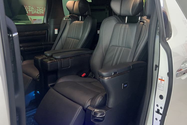 Used Toyota Alphard 2020 Dual-Engine 2.5L Prestige Edition Interior 2