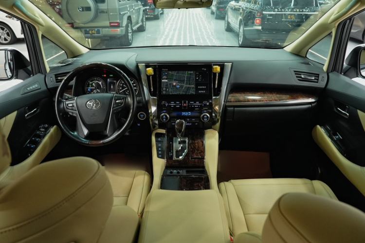 Used Toyota Alphard 2020 Dual-Engine 2.5L Luxury Edition Interior 3