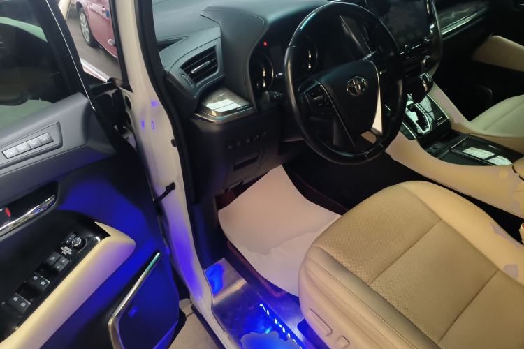 Used Toyota Alphard 2020 Dual-Engine 2.5L Prestige Edition Interior 3