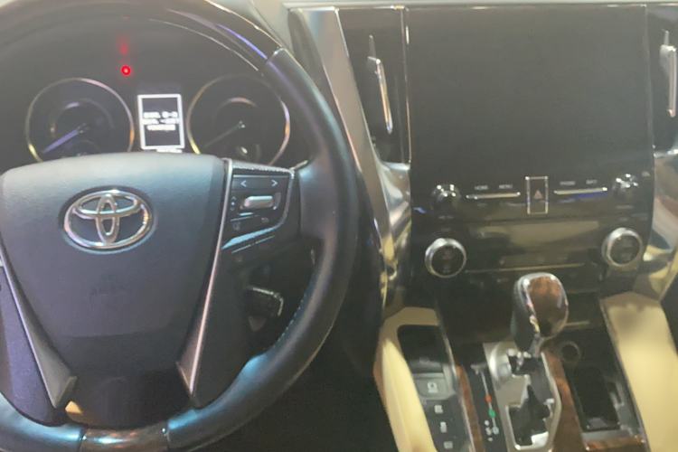 Used Toyota Alphard 2020 Dual-Engine 2.5L Luxury Edition Interior 3