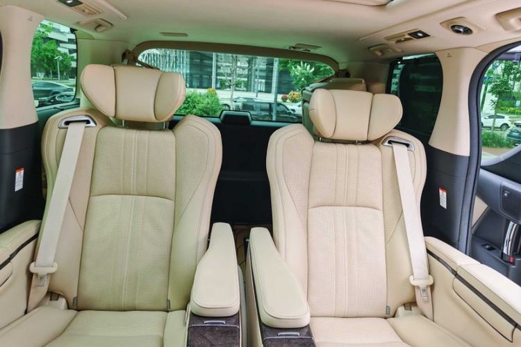Used Toyota Alphard 2020 Dual-Engine 2.5L Prestige Edition Interior 3