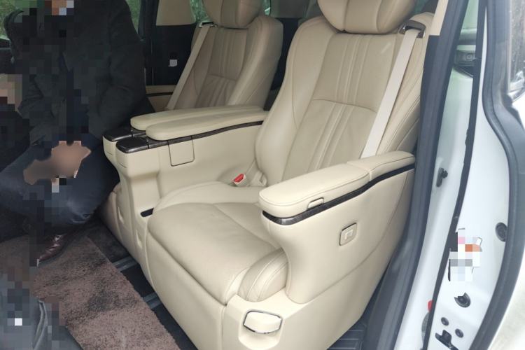 Used Toyota Alphard 2020 Dual-Engine 2.5L Prestige Edition Interior 4
