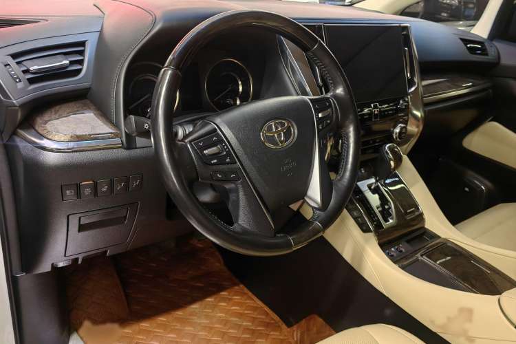 Used Toyota Alphard 2020 Dual-Engine 2.5L Prestige Edition Interior 4