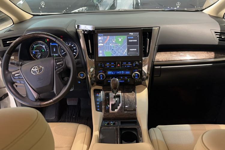 Used Toyota Alphard 2020 Dual-Engine 2.5L Prestige Edition Interior 4
