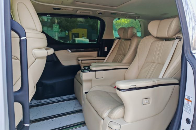 Used Toyota Alphard 2020 Dual-Engine 2.5L Prestige Edition Interior 5