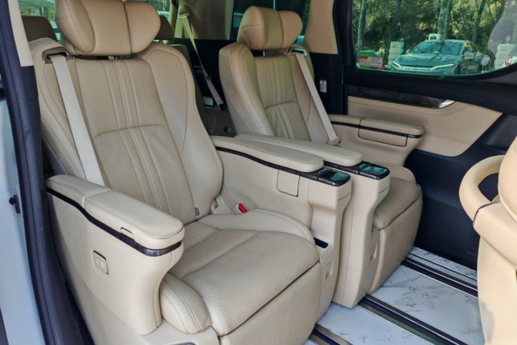 Used Toyota Alphard 2020 Dual-Engine 2.5L Prestige Edition Interior 6