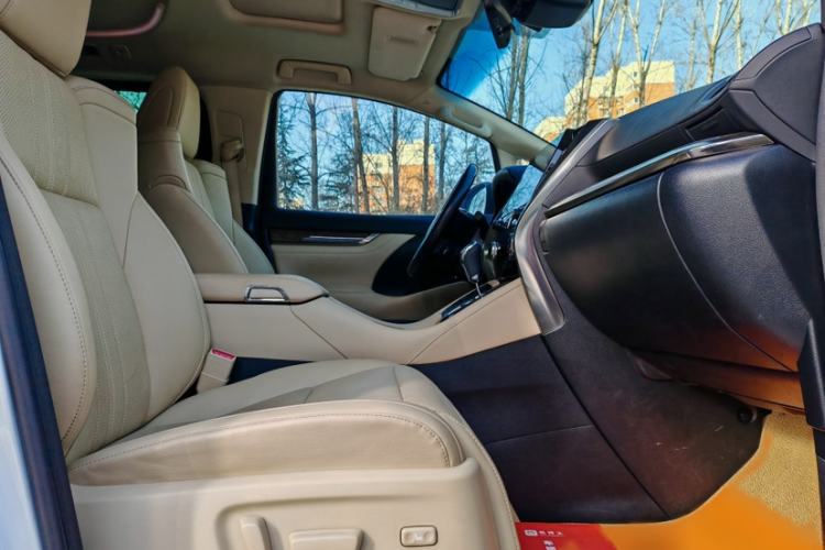 Used Toyota Alphard 2020 Dual-Engine 2.5L Prestige Edition Interior 8