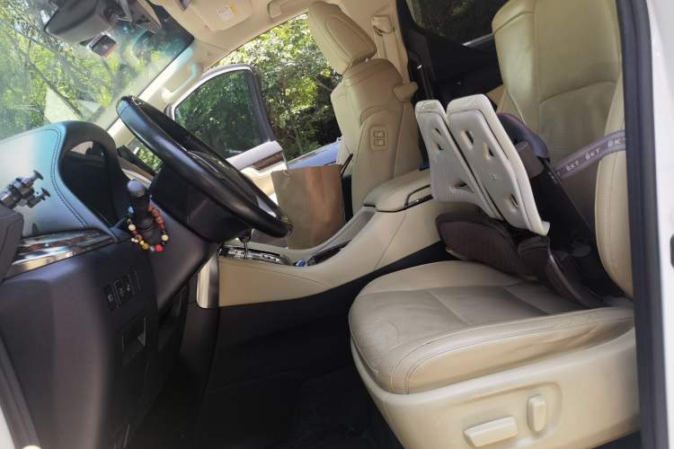 Used Toyota Alphard 2020 Dual-Engine 2.5L Luxury Edition Left Front Seat