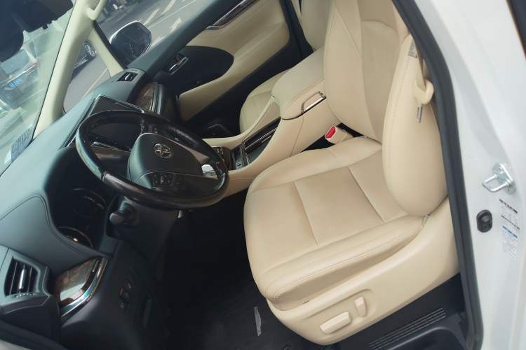 Used Toyota Alphard 2020 Dual-Engine 2.5L Luxury Edition Left Front Seat