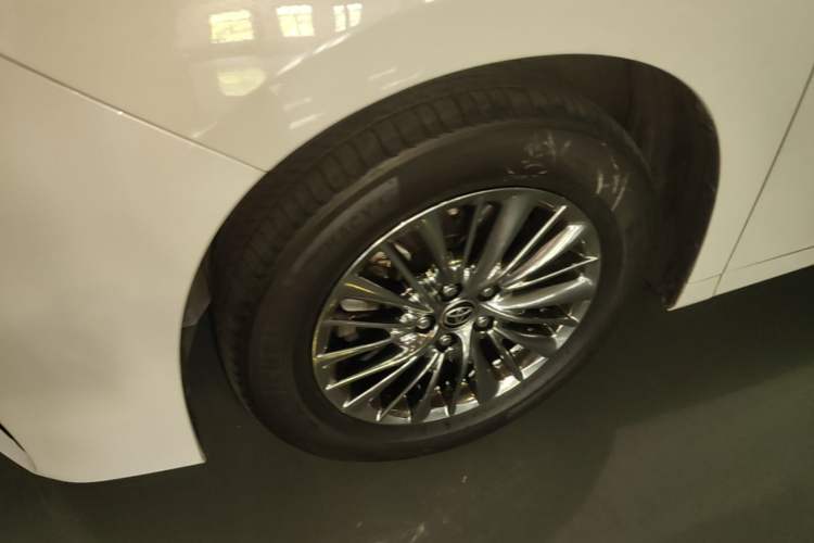 Used Toyota Alphard 2020 Dual-Engine 2.5L Prestige Edition Left Front Wheel Hub
