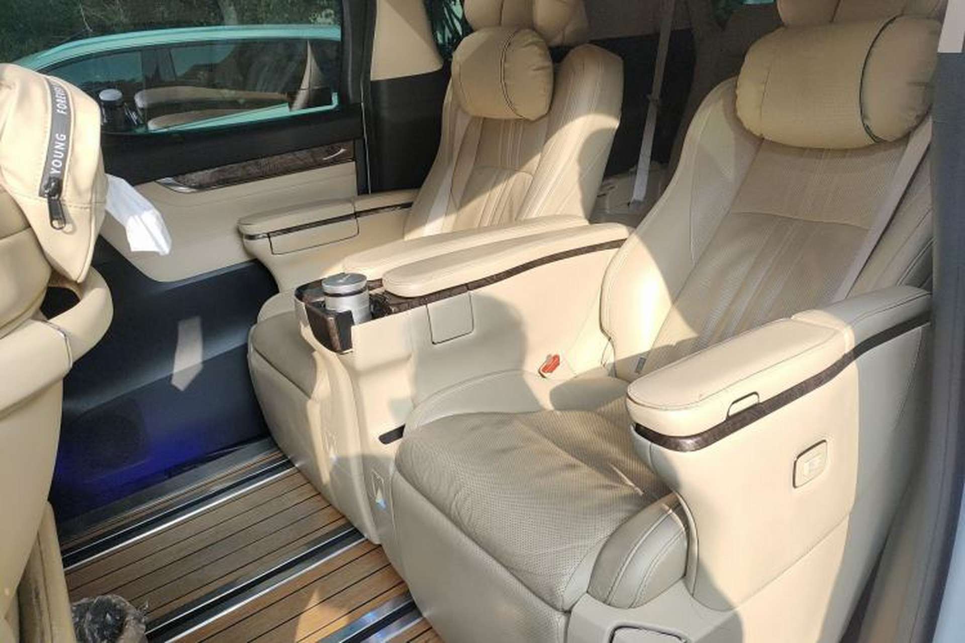 Used Toyota Alphard 2020 Dual-Engine 2.5L Prestige Edition Left Rear Seat