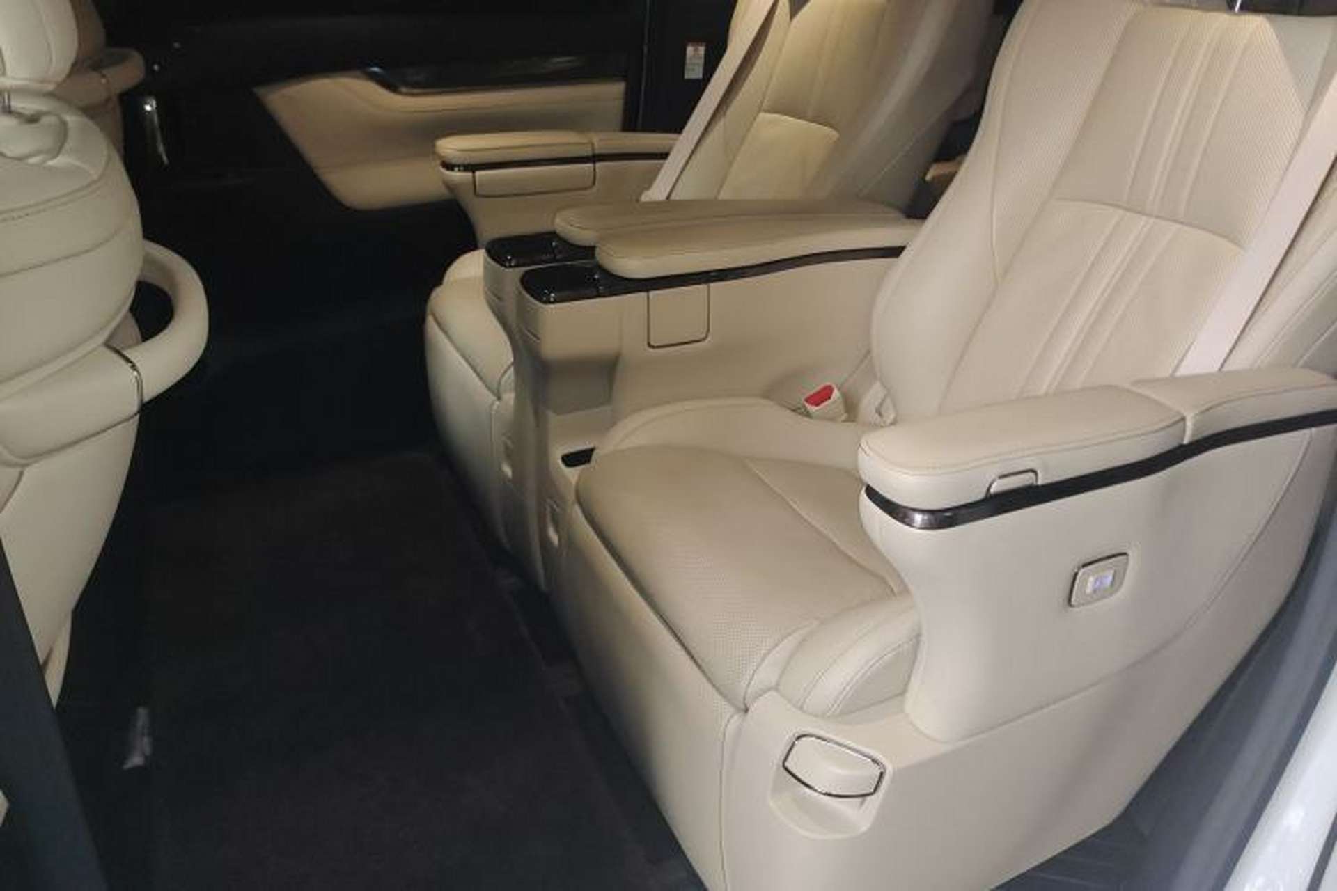 Used Toyota Alphard 2020 Dual-Engine 2.5L Prestige Edition Left Rear Seat