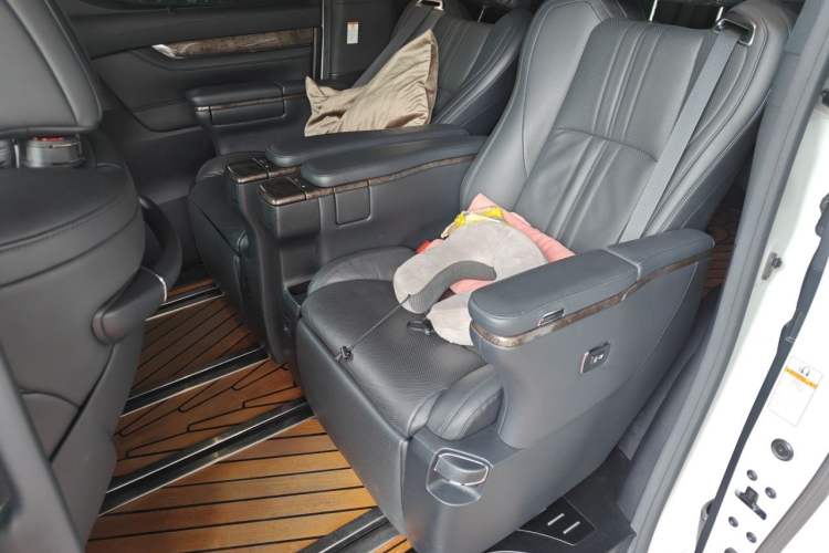 Used Toyota Alphard 2020 Dual-Engine 2.5L Prestige Edition Left Rear Seat