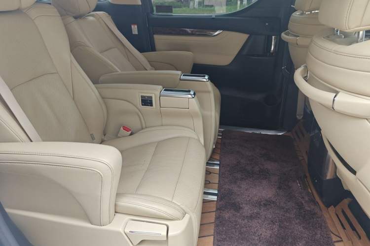 Used Toyota Alphard 2020 Dual-Engine 2.5L Luxury Edition Left Rear Seat